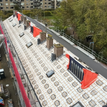 Schiedam - renovatie pannendak en dakopbouwen appartementencomplex